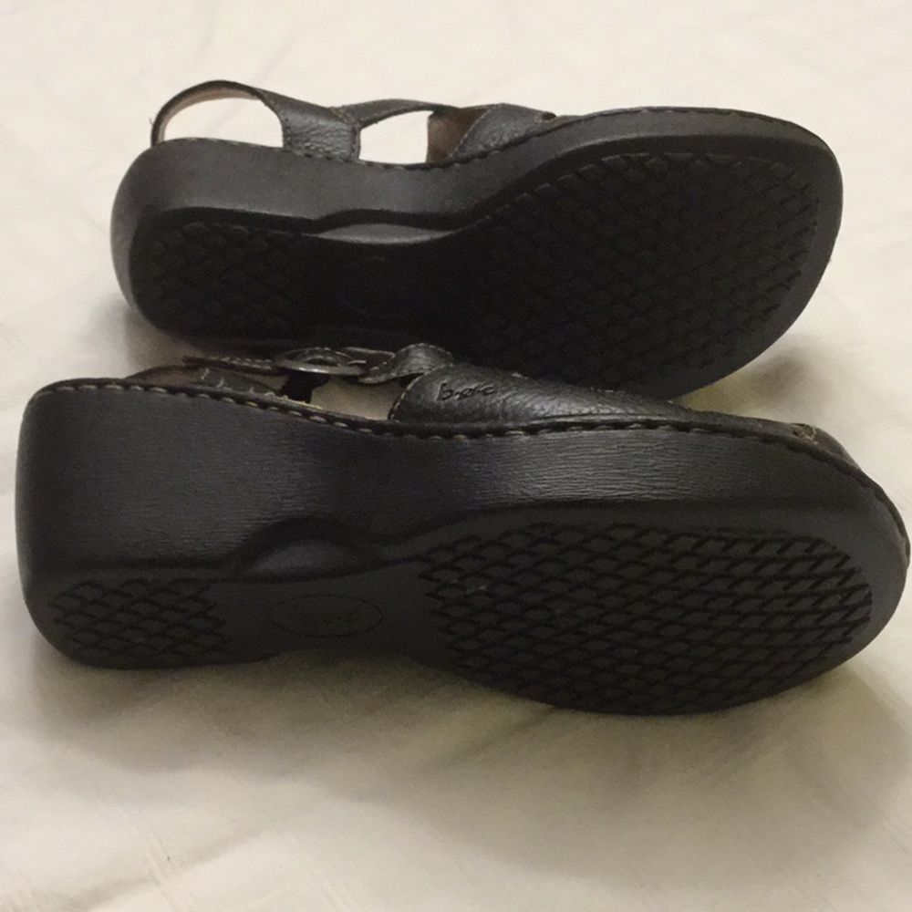 b.o.c. Wedge Leather Sandal w/Heel Strap & Buckle - Picture 4 of 7